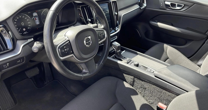 Volvo V60 cena 79900 przebieg: 181249, rok produkcji 2019 z Wałcz małe 379